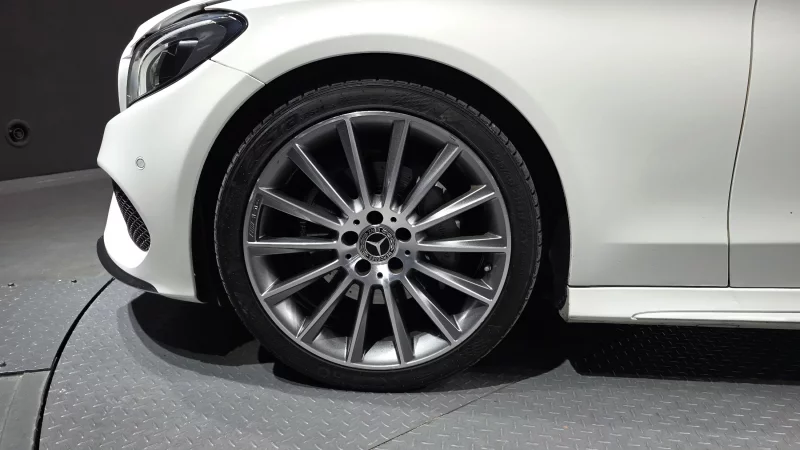 Mercedes-Benz C-Class