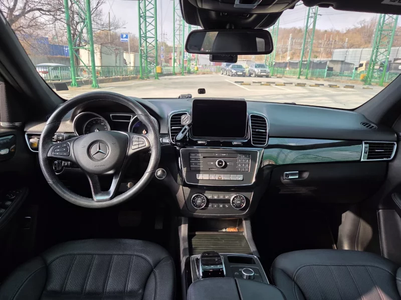 Mercedes-Benz GLE-Class