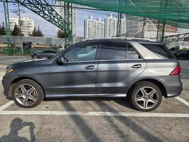 Mercedes-Benz GLE-Class