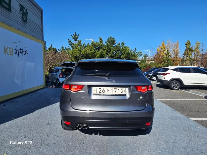 Jaguar F-PACE
