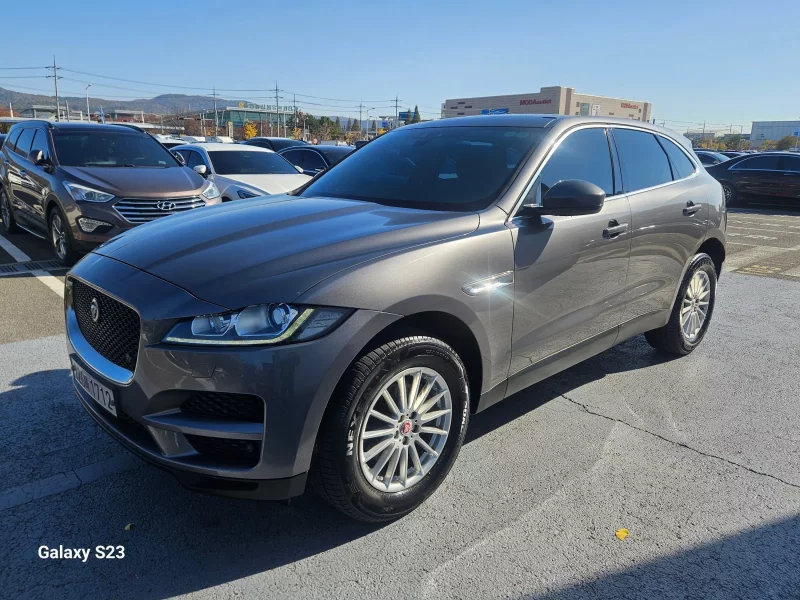 Jaguar F-PACE