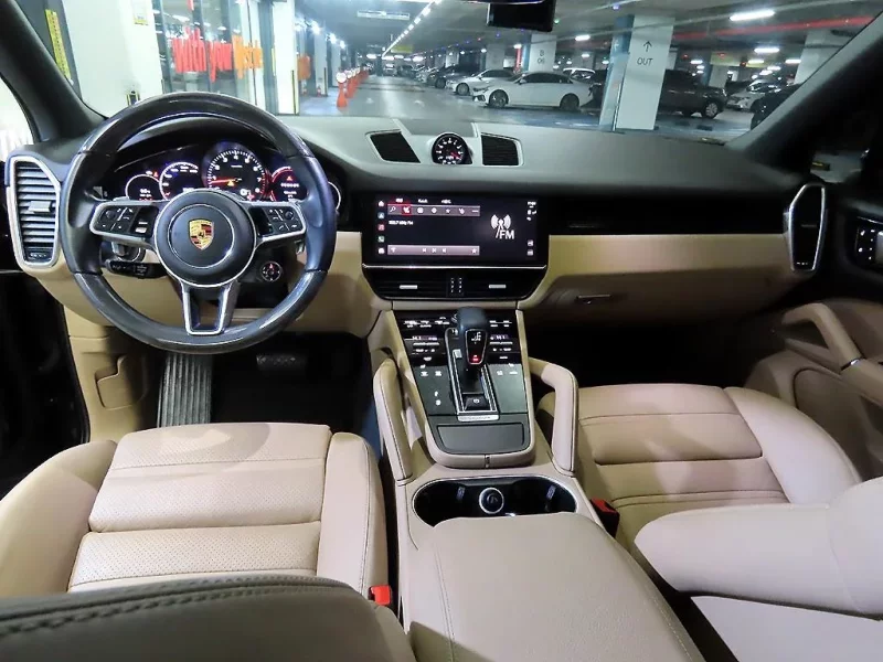Porsche CAYENNE