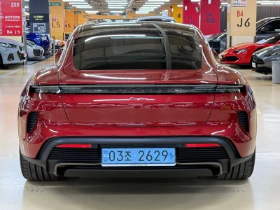 Porsche TAYCAN