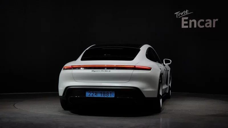 Porsche TAYCAN
