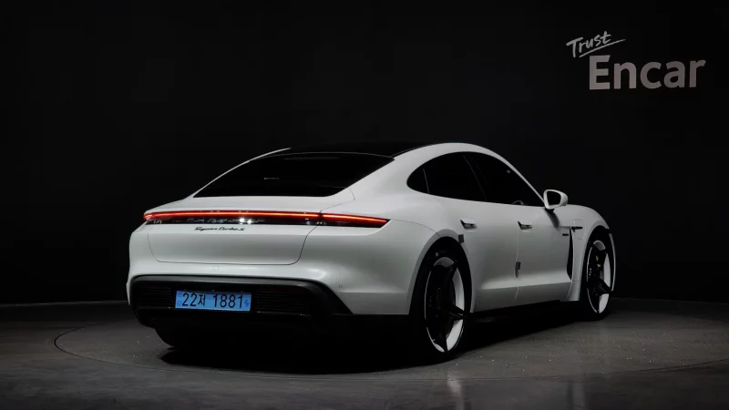 Porsche TAYCAN