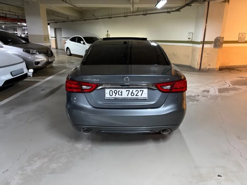 Nissan MAXIMA
