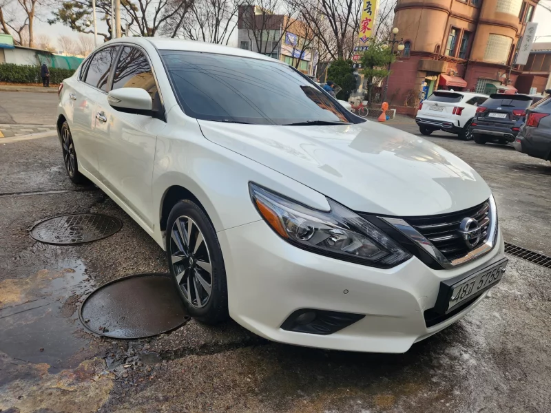 Nissan Altima