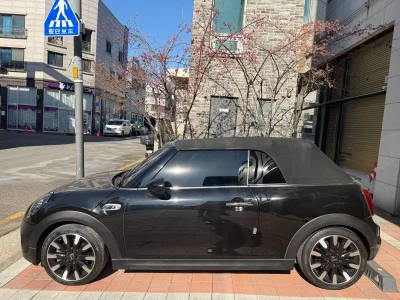 MINI Cooper Convertible