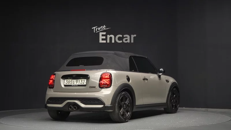 MINI Cooper Convertible