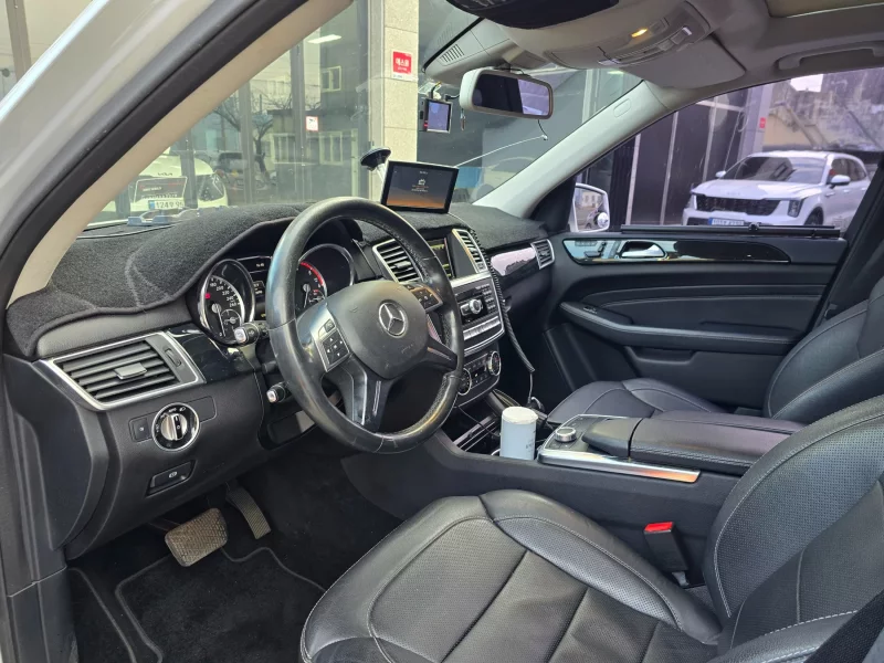 Mercedes-Benz M-class