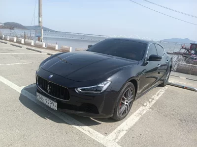 Maserati GHIBLI