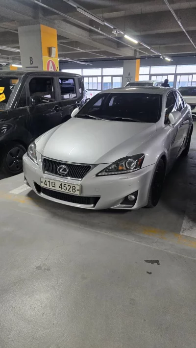 Lexus IS