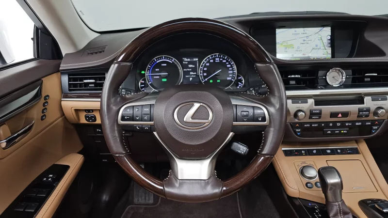 Lexus ES300h