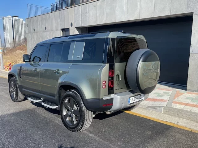Land Rover DEFENDER