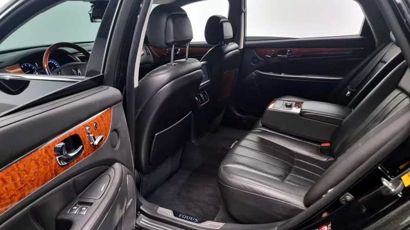 Hyundai Equus