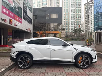 Lamborghini URUS