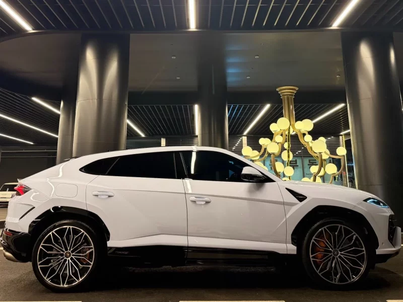 Lamborghini URUS