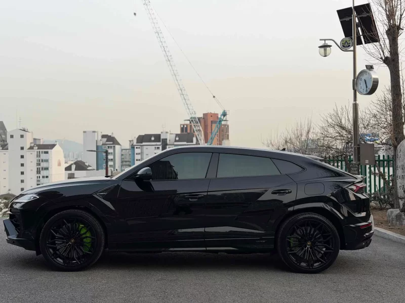 Lamborghini URUS