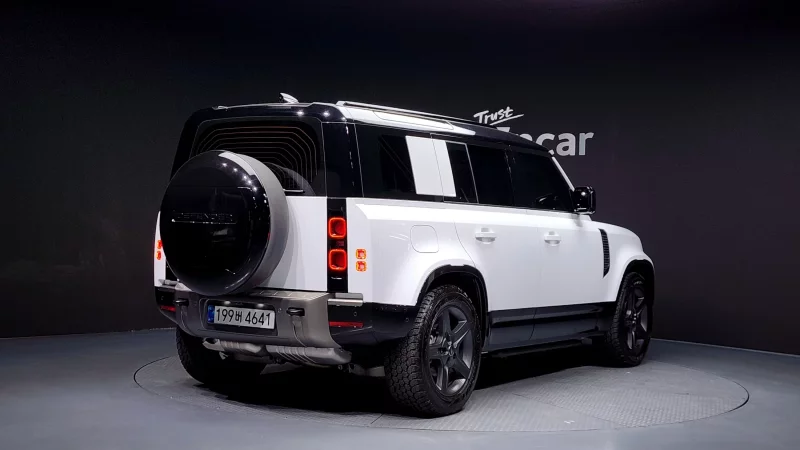 Land Rover DEFENDER