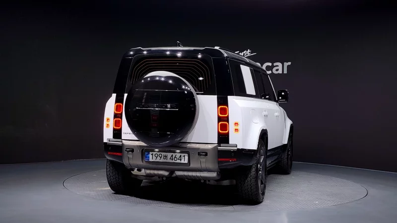 Land Rover DEFENDER