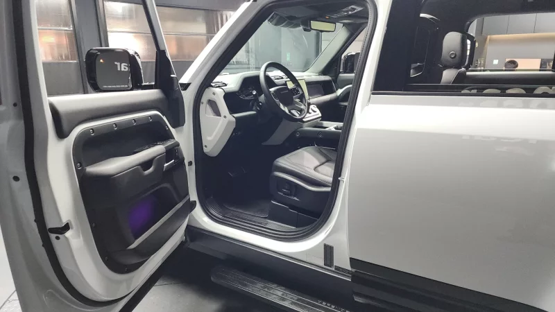 Land Rover DEFENDER