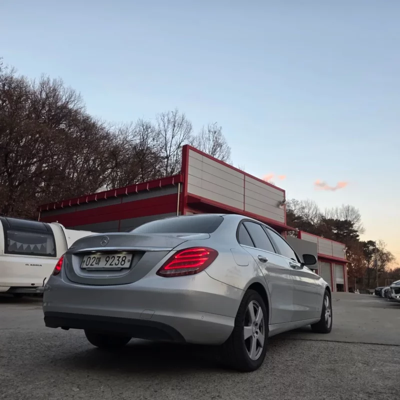 Mercedes-Benz C-Class