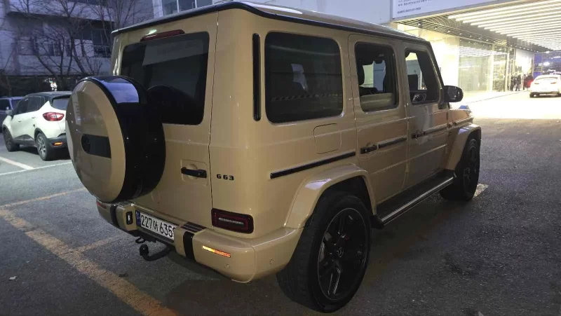 Mercedes-Benz G-Class