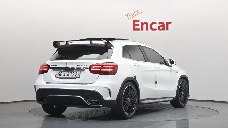 Mercedes-Benz GLA-Class