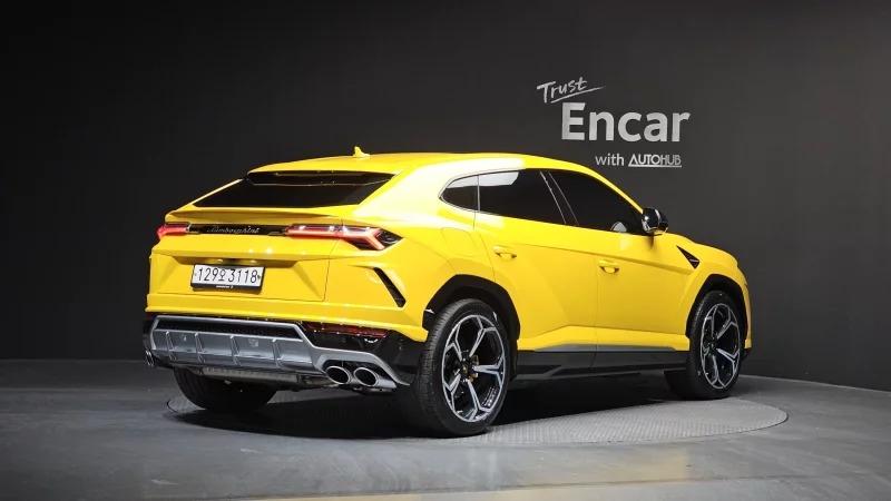Lamborghini URUS