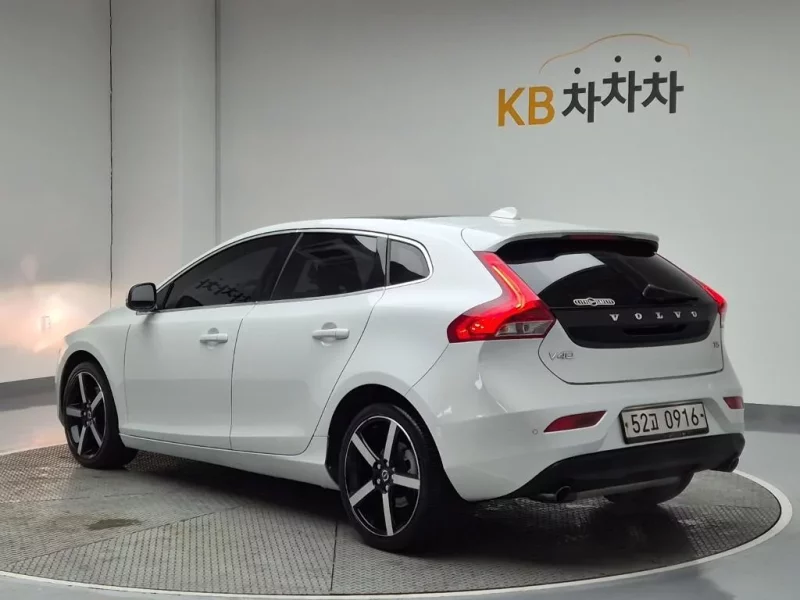 Volvo V40