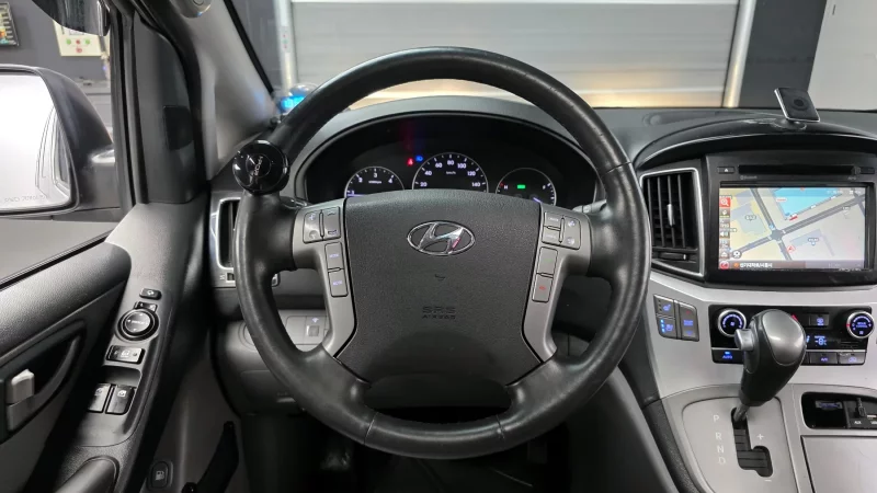 Hyundai Grand Starex