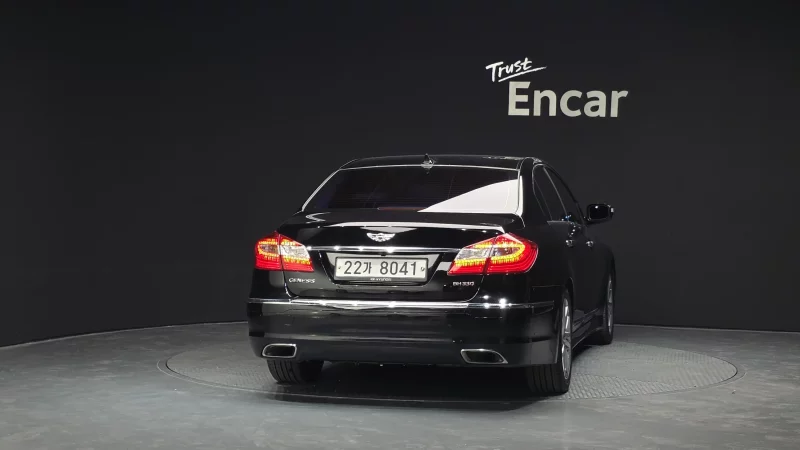 Hyundai Genesis