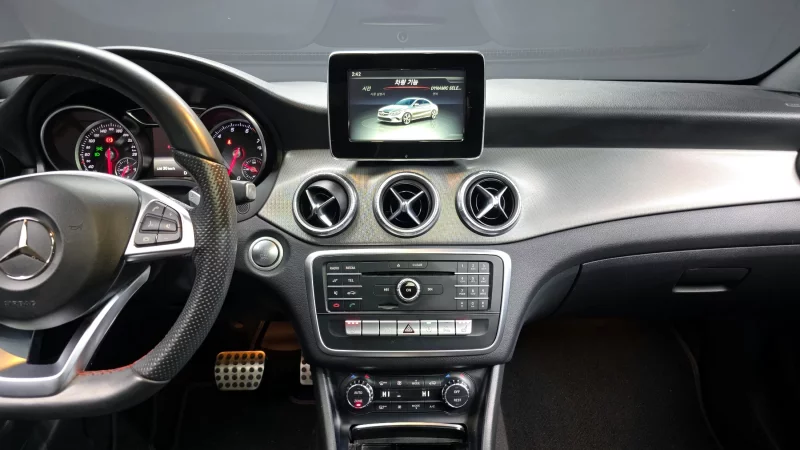 Mercedes-Benz CLA-Class
