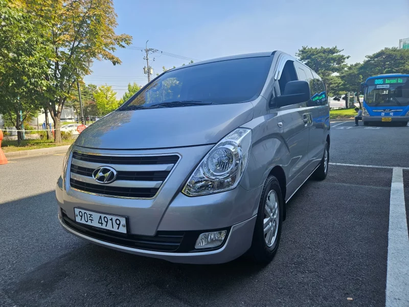 Hyundai Grand Starex