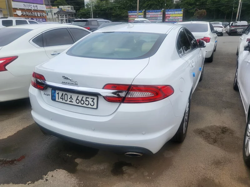 Jaguar XF