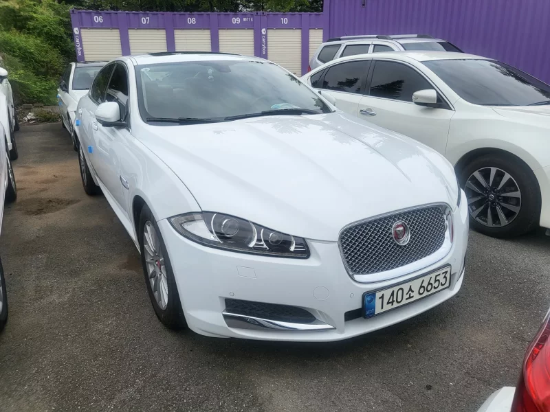 Jaguar XF