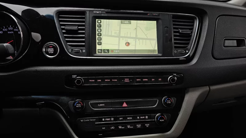 Kia Carnival