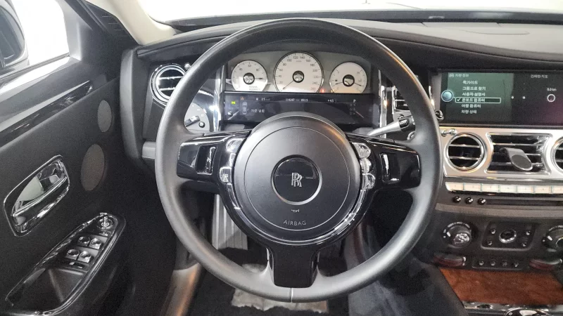 Rolls-Royce GHOST