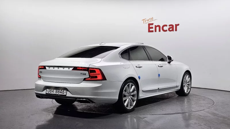 Volvo S90