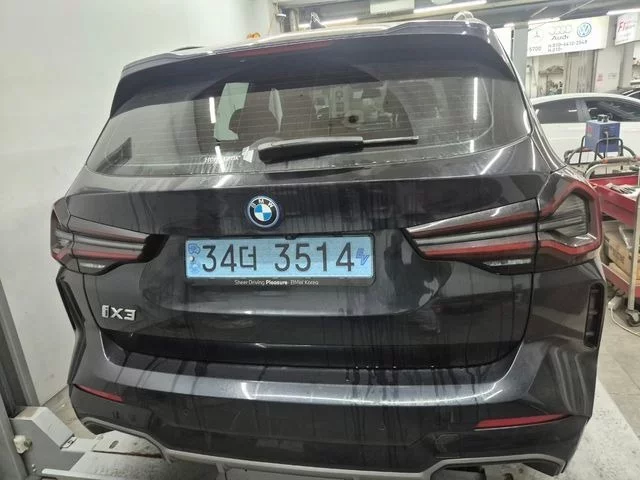 BMW iX3