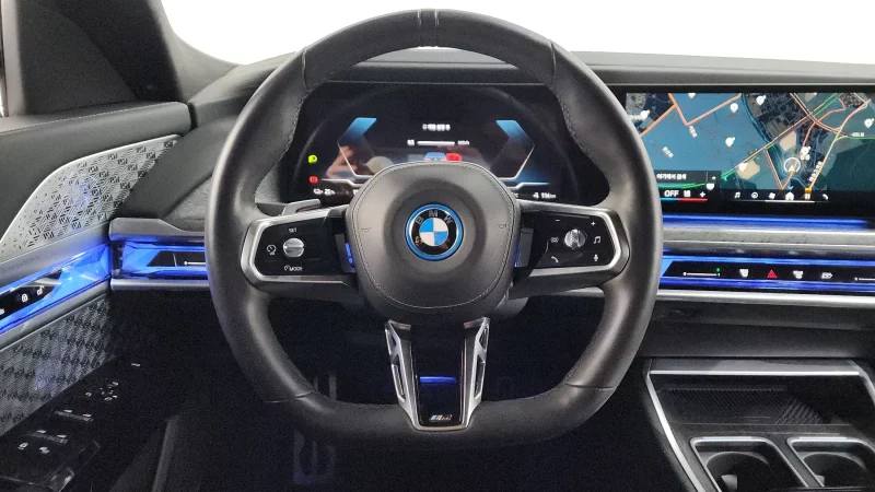 BMW i7