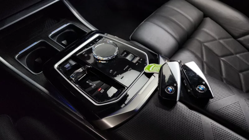 BMW i7
