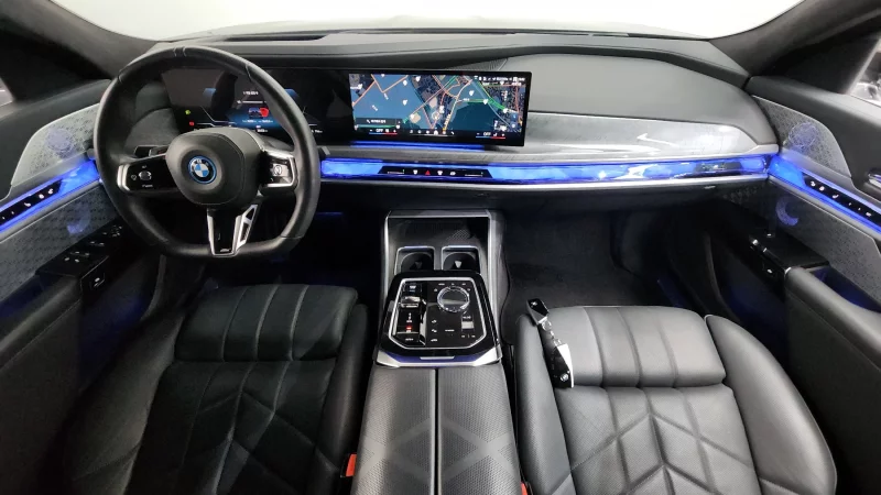 BMW i7