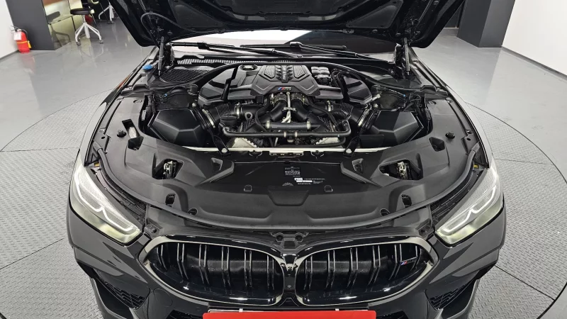 BMW M8