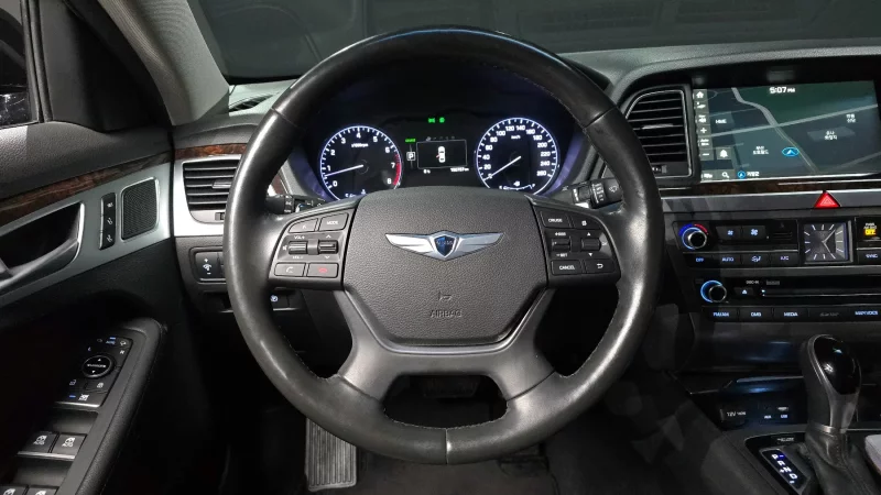 Hyundai Genesis