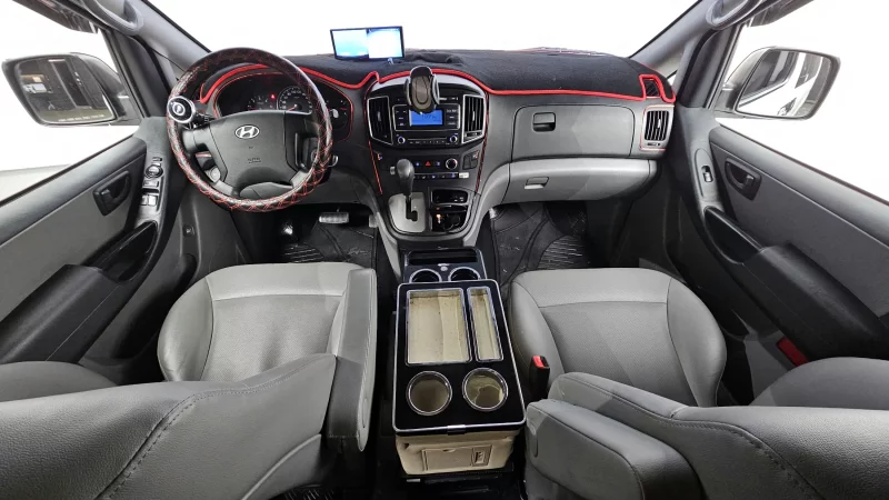 Hyundai Grand Starex