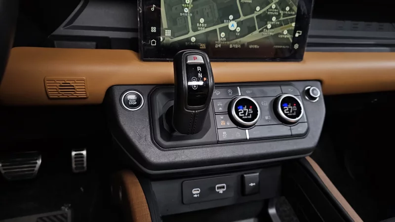 Land Rover DEFENDER
