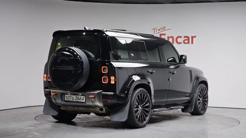 Land Rover DEFENDER
