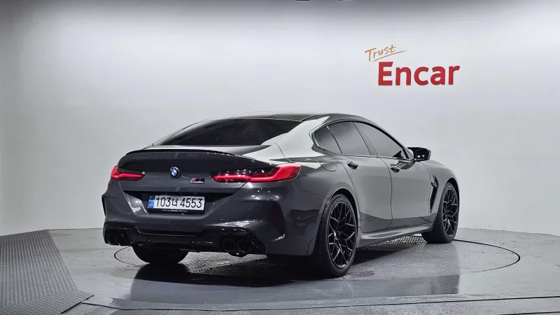 BMW M8