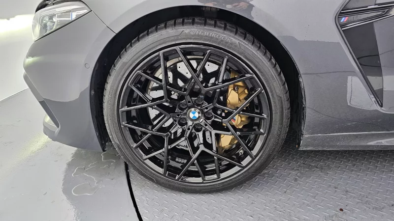 BMW M8